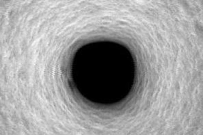 Mikroloch mit 500 nm Durchmesser 